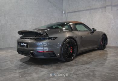 Porsche 911 Targa 4 GTS (992.1) 2022 Verde Aventurini